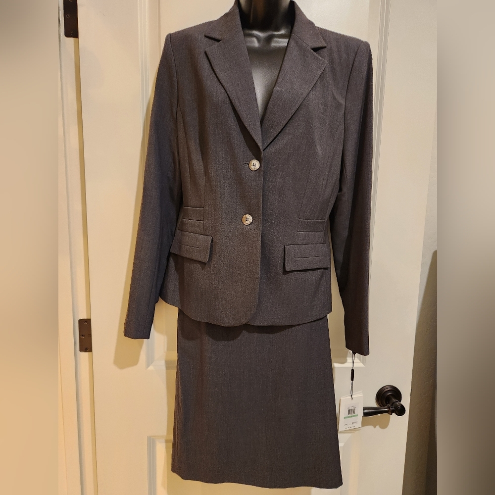 NWT Calvin Klein Charcoal Suit Set Sz 8